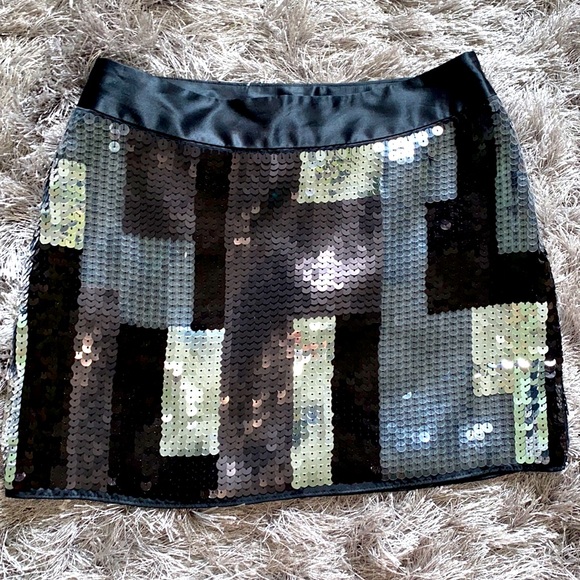 Express Dresses & Skirts - SALE! 🔥Express sparkly mini skirt 🖤 size 2